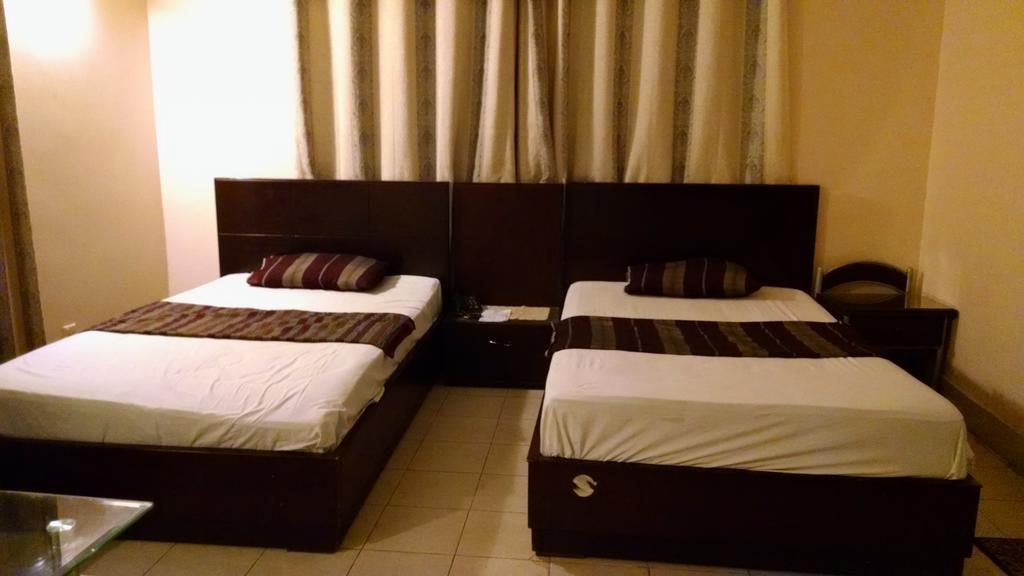 Embassy Lodge Karachi Extérieur photo