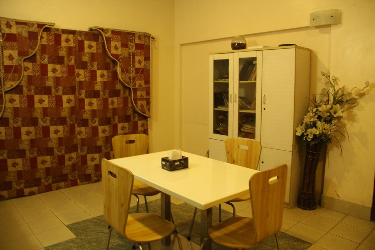 Embassy Lodge Karachi Extérieur photo